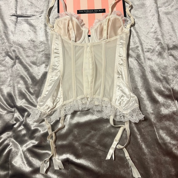 Victoria’s Secret lace/ silky mesh white bustier corset - Picture 8 of 13